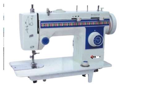 Zigzag Multipurpose sewing machine. image 1
