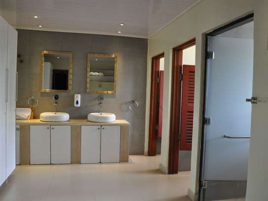 Serviced 3 Bed Apartment with En Suite in Lavington image 4