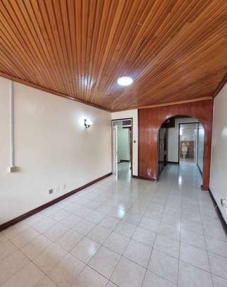 4 Bed Townhouse with En Suite in Kileleshwa image 9