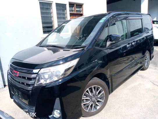 Toyota Noah 2016 model image 3