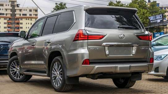 2017 Lexus LX 450d diesel image 2