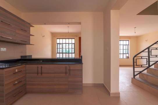 3 Bed House with En Suite in Embakasi image 10