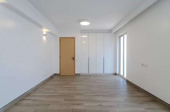 2 Bed Apartment with En Suite in Kilimani image 9