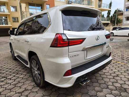 Lexus LX 570 2019 image 1