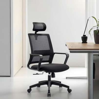 Comfortable Fabric Office Chair – Ergonomic Mesh Back image 1