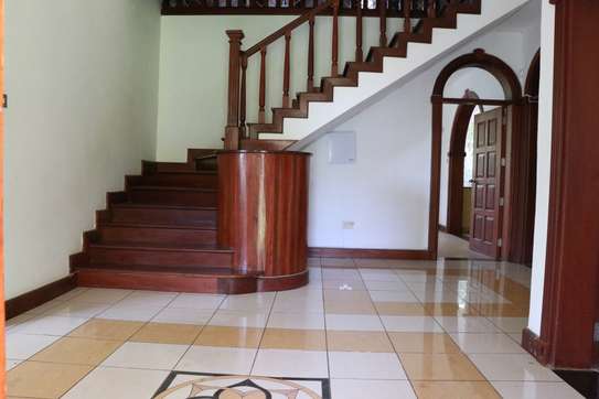 5 Bed House with Swimming Pool in Rosslyn image 20