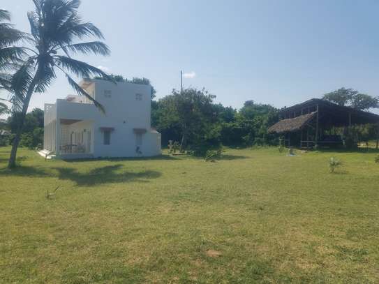4 Bed House with En Suite in Malindi image 3