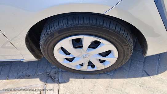 Toyota sienta hybrid silver 2018 image 4