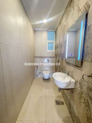 Serviced 2 Bed Apartment with En Suite at City Park Drive image 2