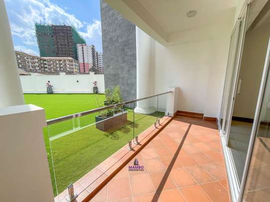 Furnished 2 Bed Apartment with En Suite at City Park Drive image 15