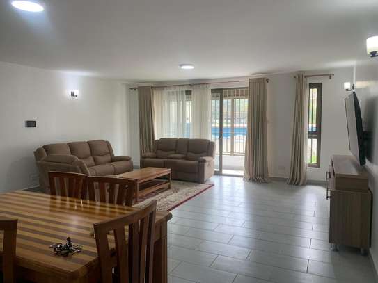 3 Bed Apartment with En Suite in Lavington image 1