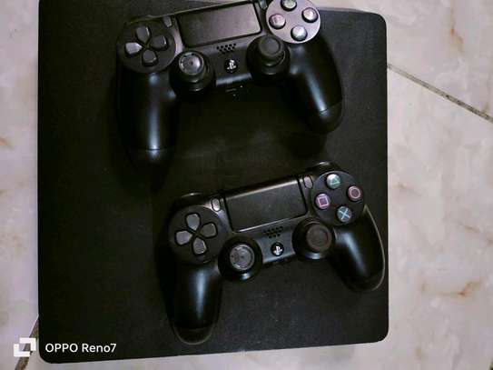 Ps4 slim with 2pads image 3