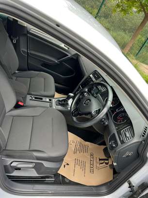 Volkswagen Golf Variant TSI 2017 model image 3