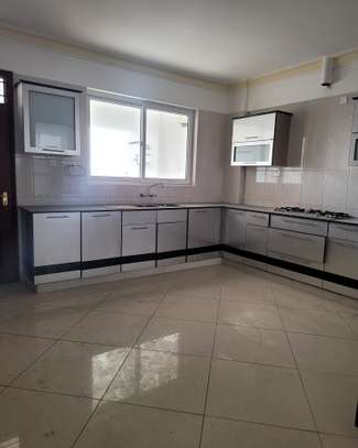 Serviced 4 Bed Apartment with En Suite in Nyali Area image 11