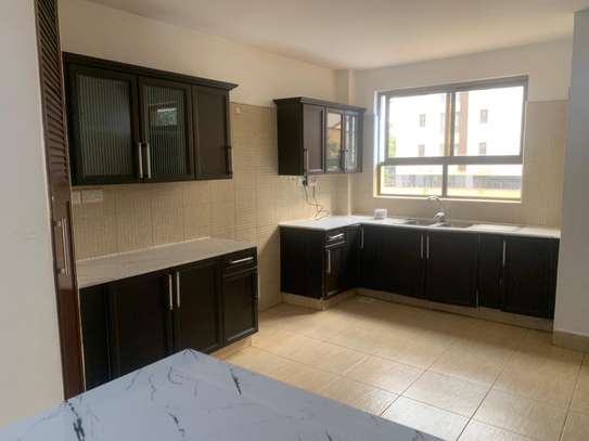 3 bedroom apartment all ensuite image 8