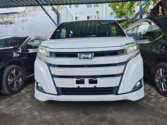 Toyota Noah 2017 New shape 2wd image 1