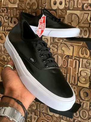 Vans off the wall
Soft leather
Sizes 38-45 image 3