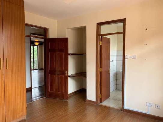 3 bedroom apartment all ensuite with a cloakroom image 8