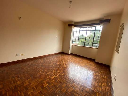 Serviced 3 Bed Apartment with Swimming Pool in Kilimani image 7