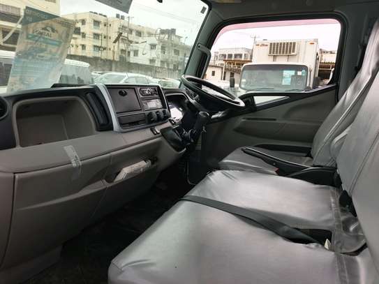 Mitsubishi canter freezer body image 6