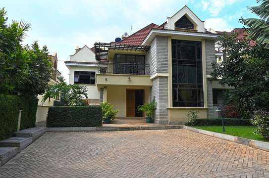 6 Bed Villa with En Suite in Lavington image 2