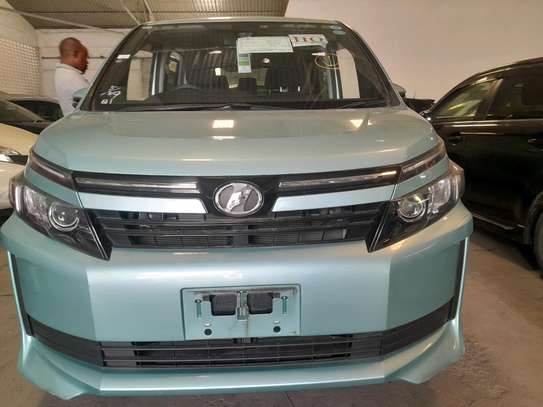 Toyota Voxy Green  2016 2power widow image 14