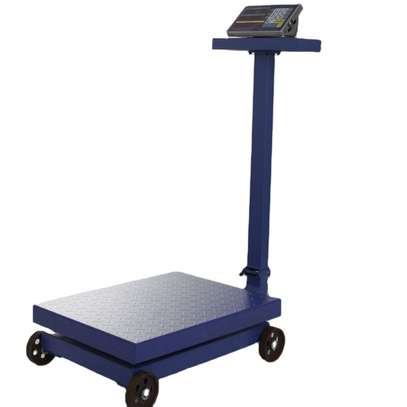 Electronic platform weighing scale with wheel 600Kg image 1