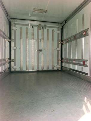 Hino Dutro freezer image 12
