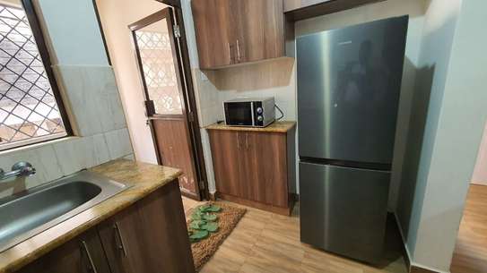 Serviced 3 Bed Apartment with En Suite in Komarock image 5