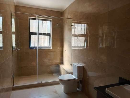 6 Bed House with En Suite in Lower Kabete image 10