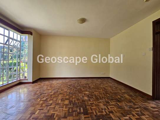 4 Bed House with En Suite in Rosslyn image 25