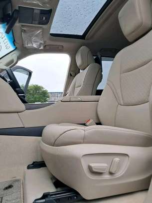 Toyota Land cruiser ZX V8 LC300 2023 image 7