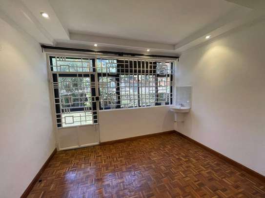 3 Bed Apartment with En Suite in Kilimani image 13