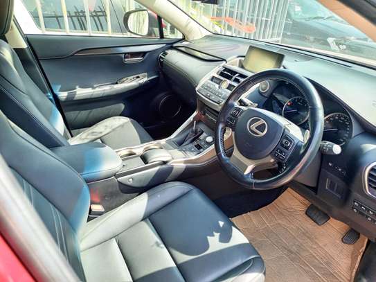 Lexus NX200t 2017 image 8