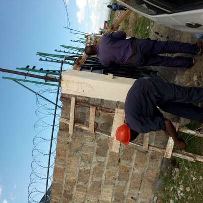 Razor wire installers,Electric fence installers in kenya image 2