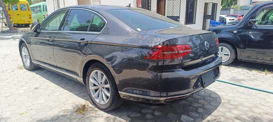 Volkswagen Passat Saloon petrol 2018 image 11