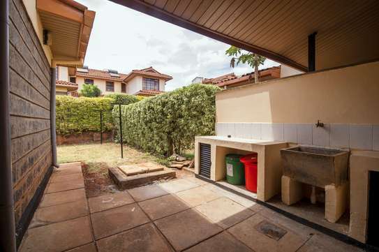 4 Bed Townhouse with En Suite in Thika image 9