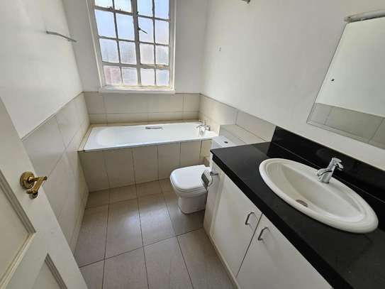 3 Bed Apartment with En Suite in Muthaiga image 10