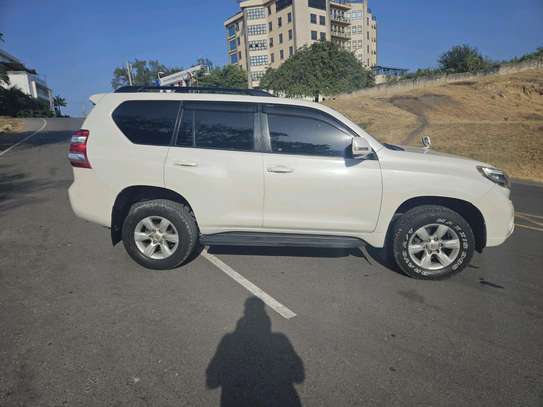 Toyota land cruiser prado used petrol image 1