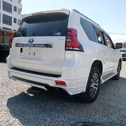 TOYOTA LAND CRUISER PRADO TXL. image 4