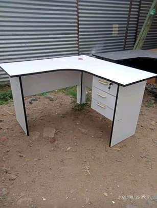 White L shaped office table image 1