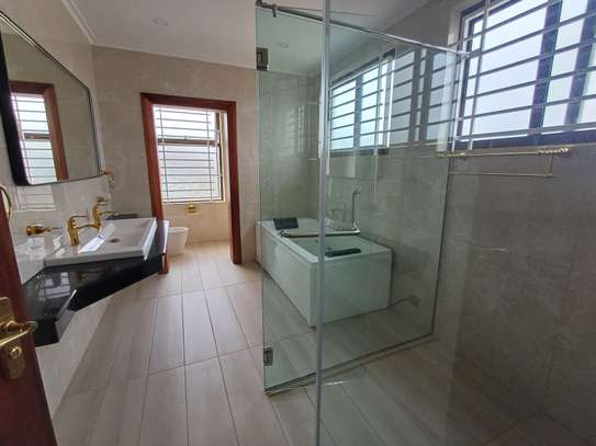 7 Bed Villa with En Suite in Runda image 12