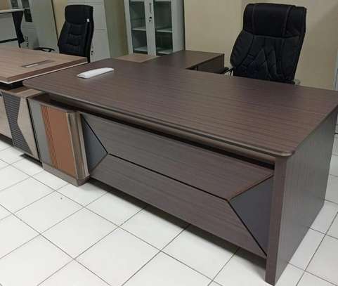 Office Desk: Manager Office Desk – 1600mm image 3