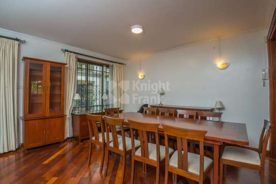 3 Bed Apartment with En Suite in Kilimani image 2