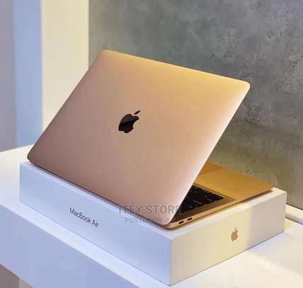 New Laptop Apple MacBook Air 2020 8GB Intel Core i7 SSD 256G image 1