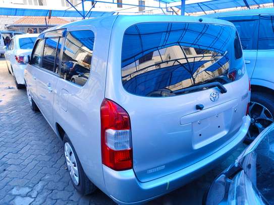 Toyota Succeed F-xtra 2018 4power window image 6