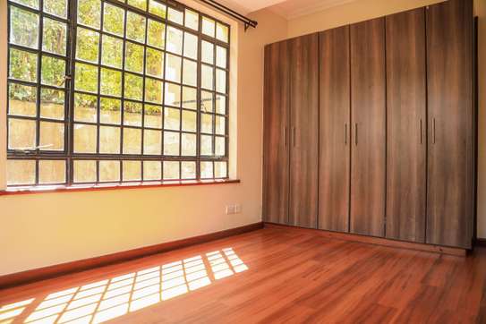 4 Bed House with En Suite in Redhill image 8