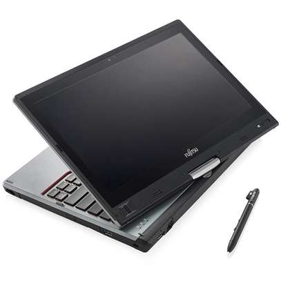 Fujitsu 12.5" Lifebook T726 Multi-Touch 2-in-1 Laptop image 3
