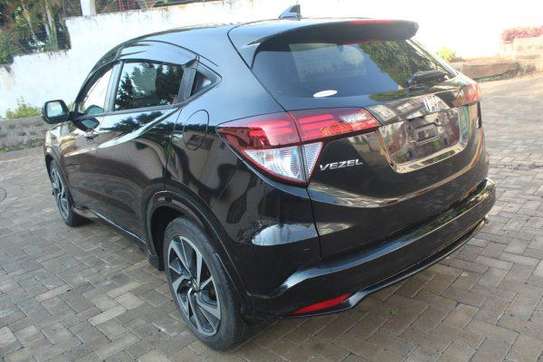 Honda Vezel RS Leather Alloys 2018 85,000 Kms image 4