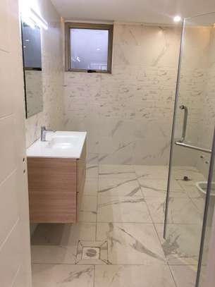 3 Bed Apartment with En Suite in Kileleshwa image 13